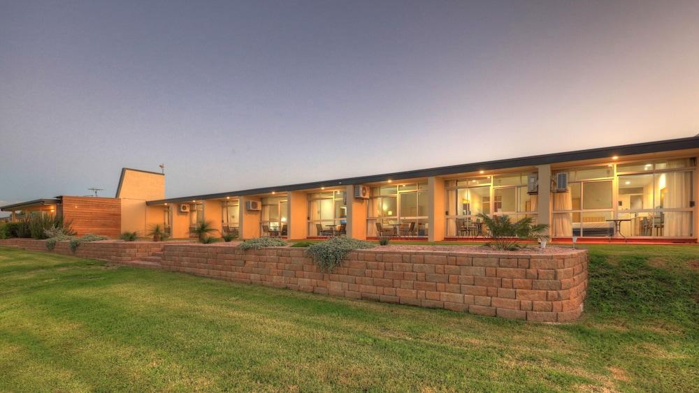 Atherton Motel Exterior photo