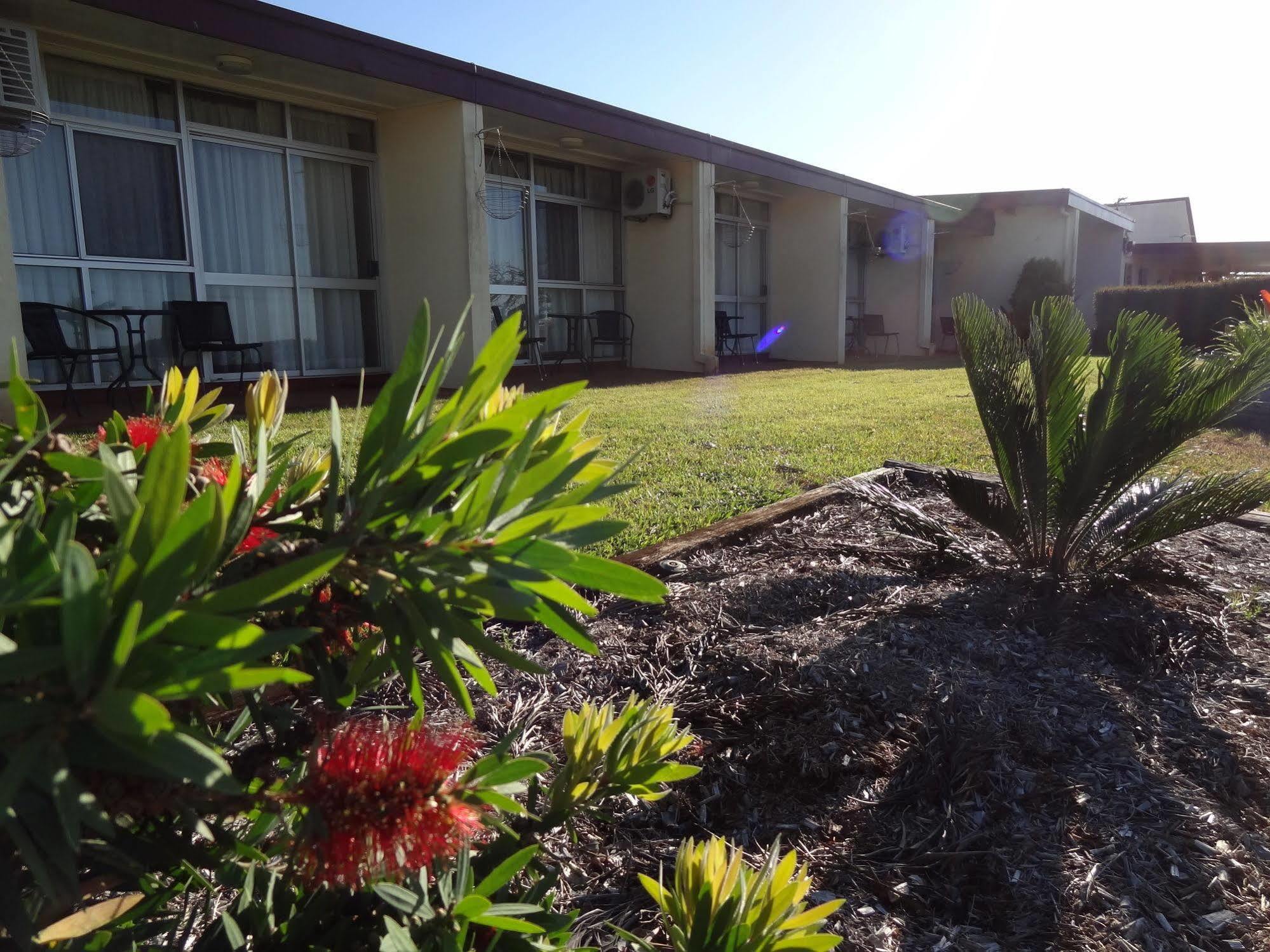 Atherton Motel Exterior photo