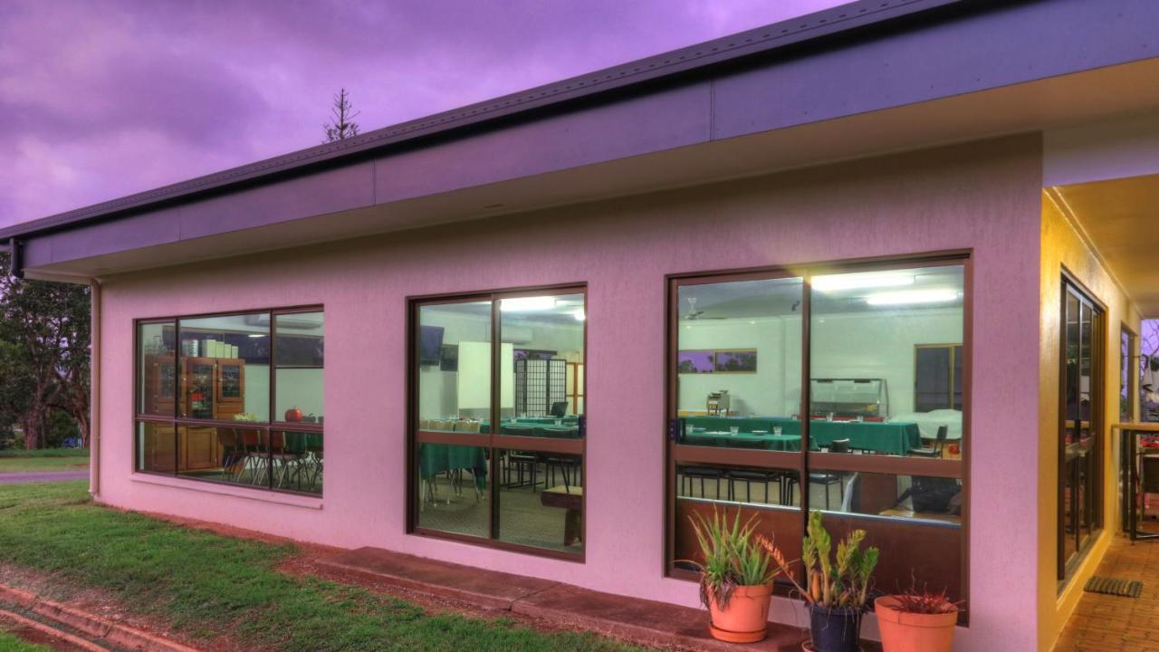Atherton Motel Exterior photo