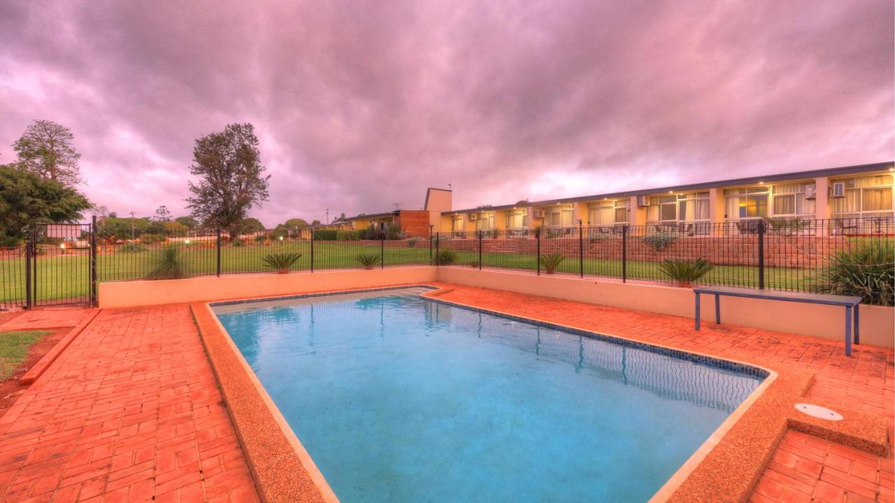 Atherton Motel Exterior photo